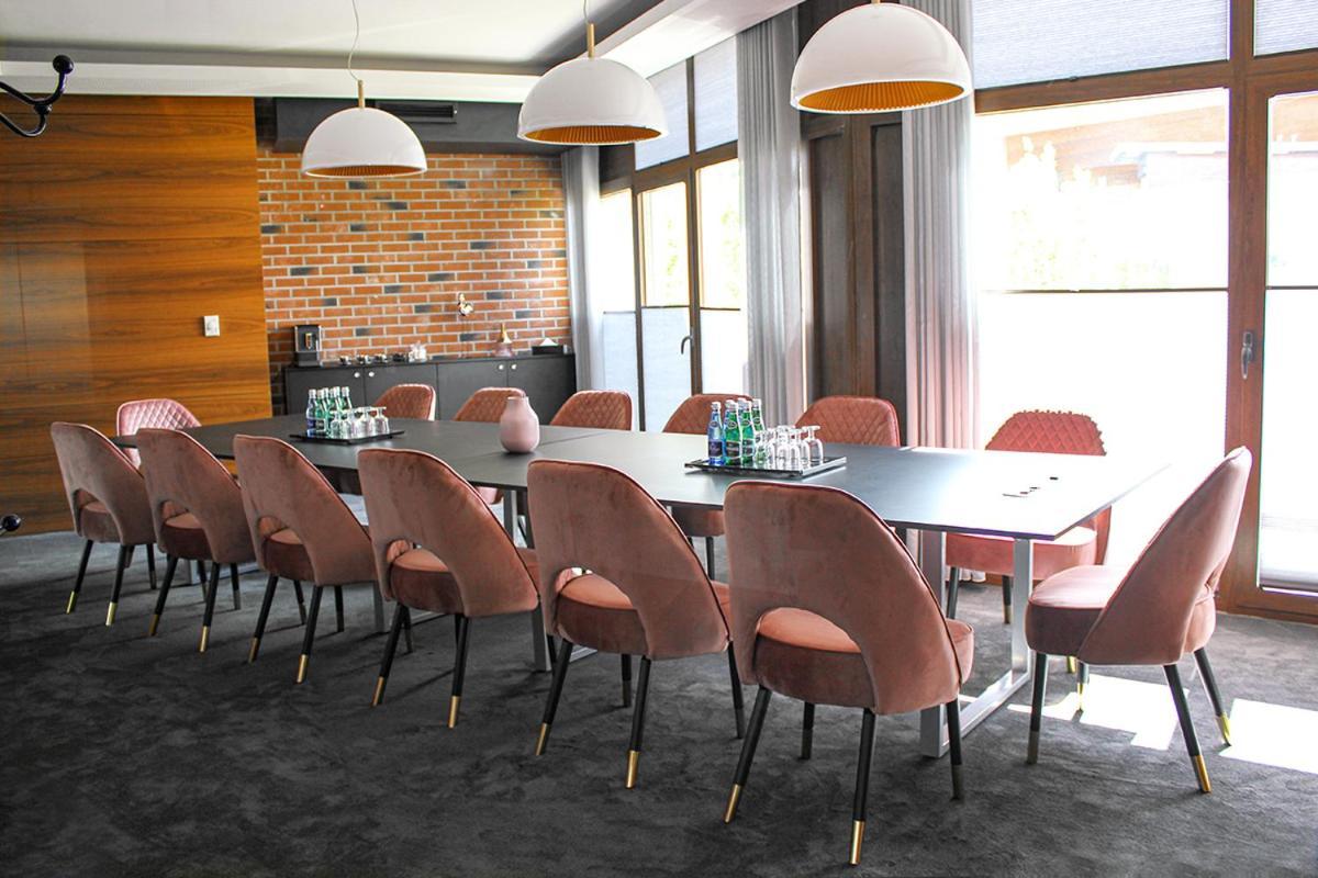 אוסטראודה Willa Port מראה חיצוני תמונה Meeting room