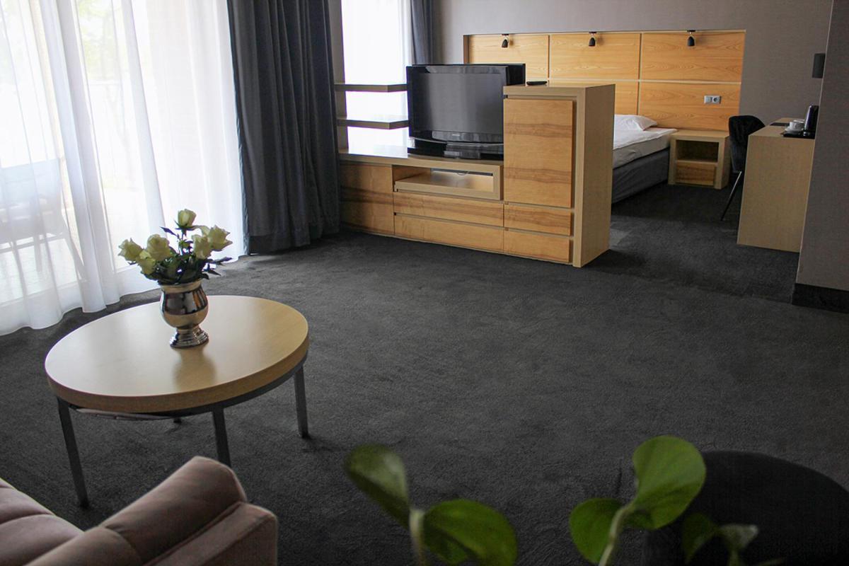 אוסטראודה Willa Port מראה חיצוני תמונה A room at the hotel