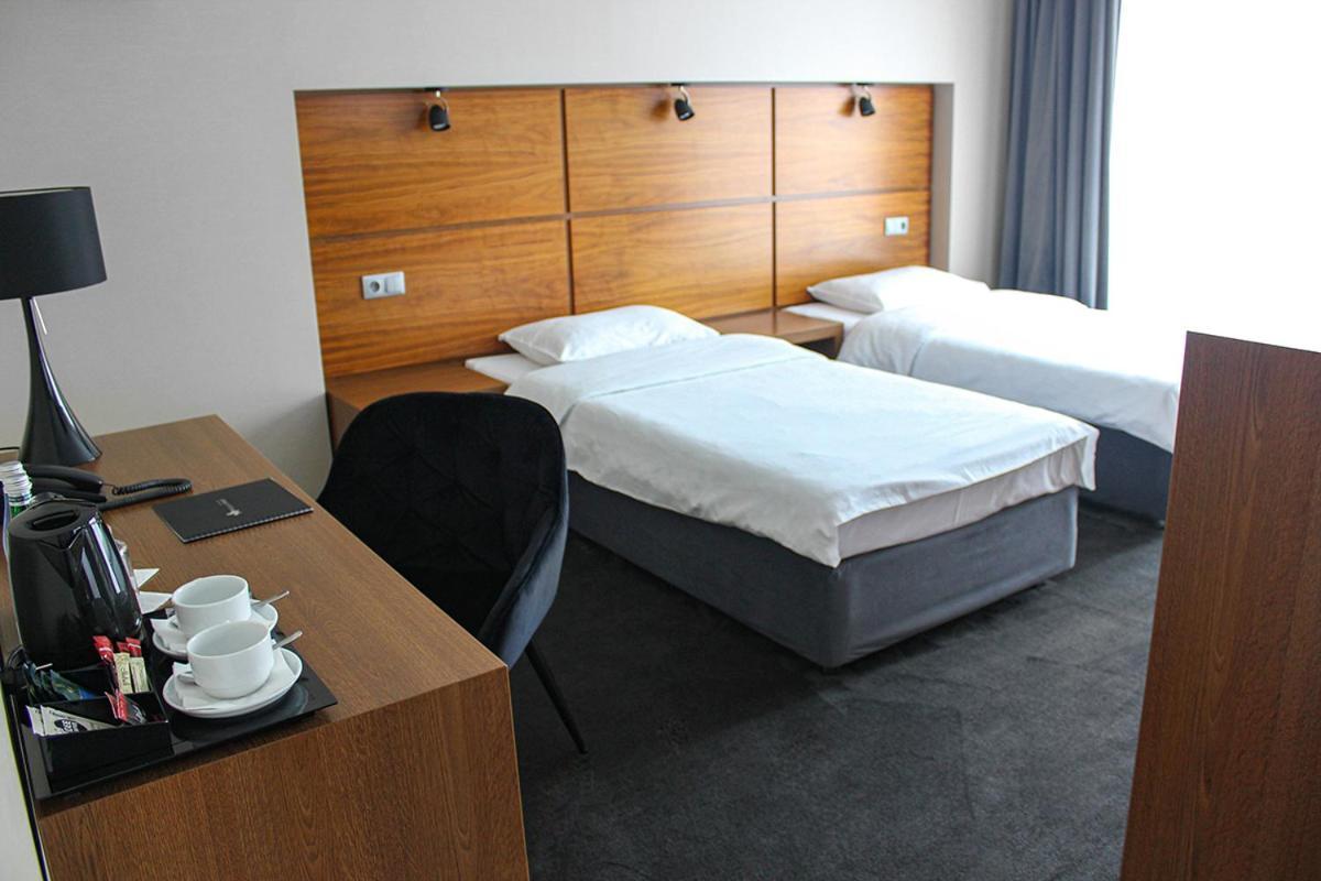 אוסטראודה Willa Port מראה חיצוני תמונה A room at the hotel