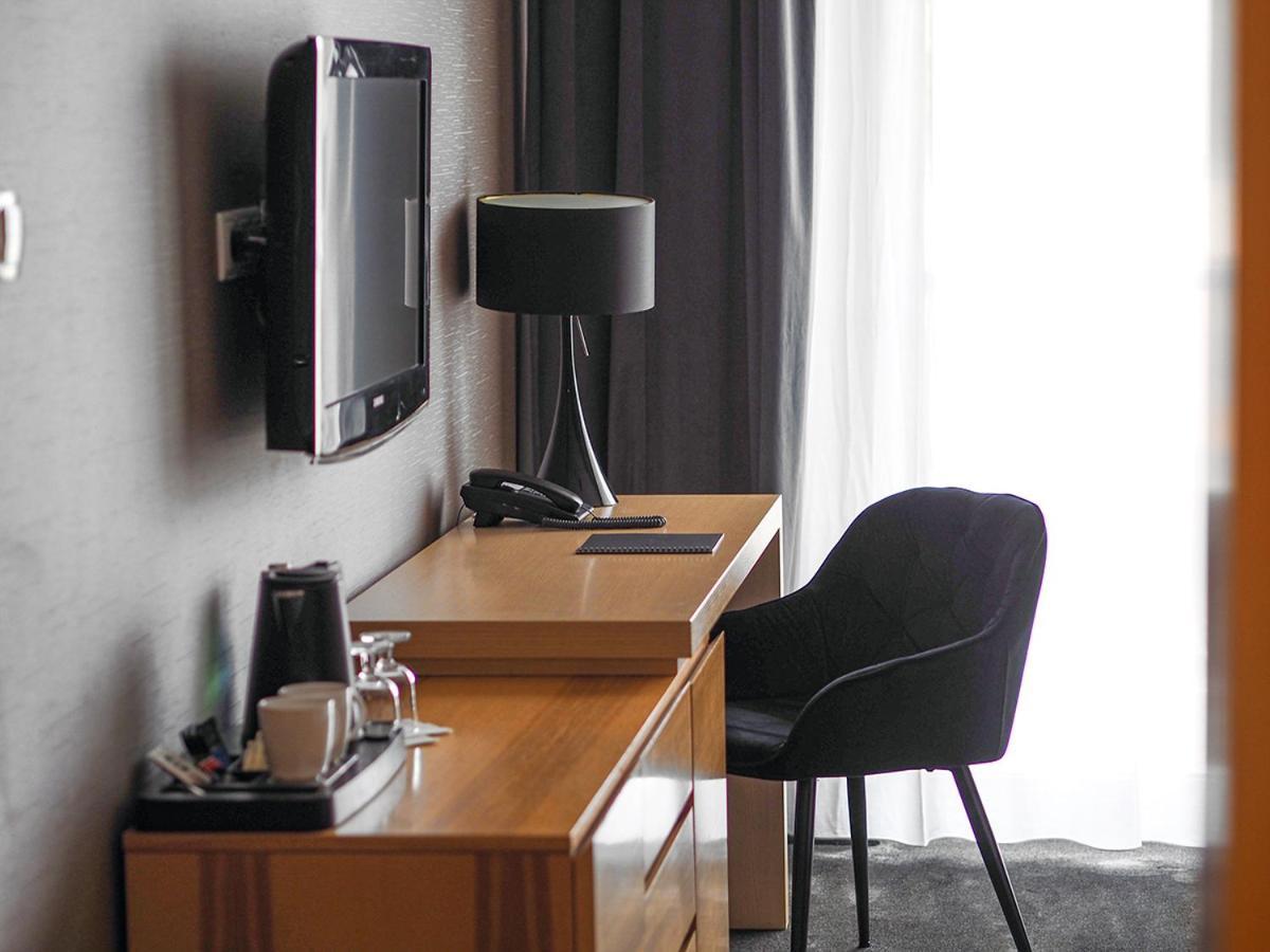 אוסטראודה Willa Port מראה חיצוני תמונה A typical hotel room