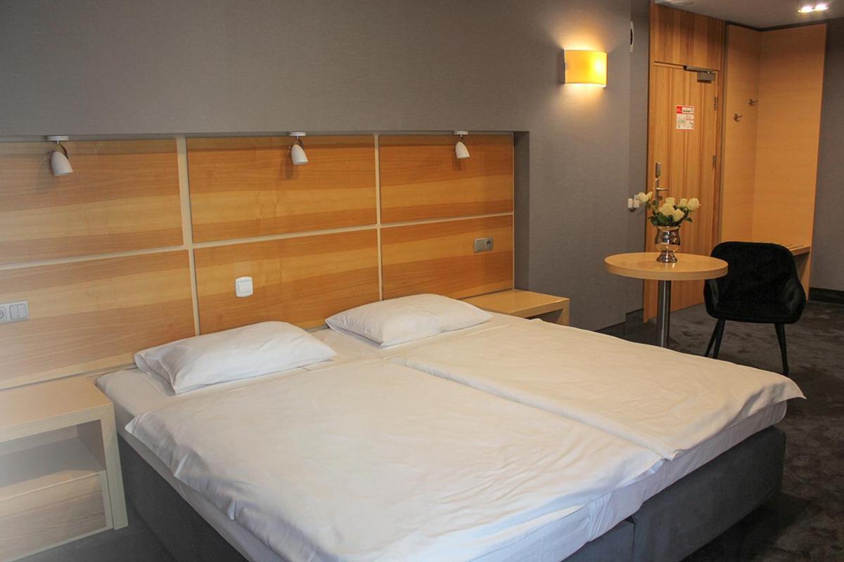 אוסטראודה Willa Port מראה חיצוני תמונה A room at the hotel
