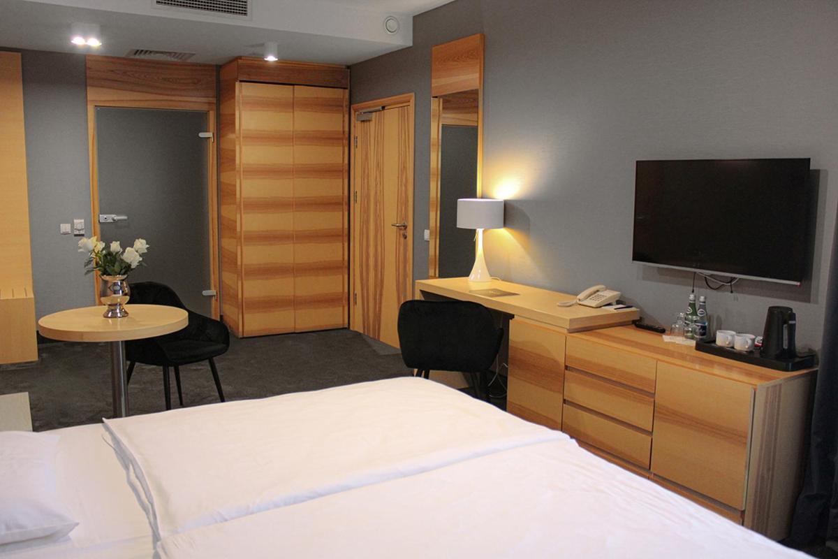 אוסטראודה Willa Port מראה חיצוני תמונה A room at the hotel