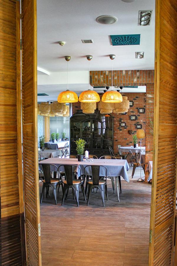אוסטראודה Willa Port מראה חיצוני תמונה Restaurant in the hotel