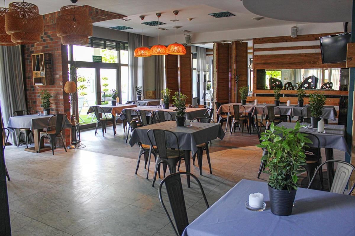 אוסטראודה Willa Port מראה חיצוני תמונה Restaurant
