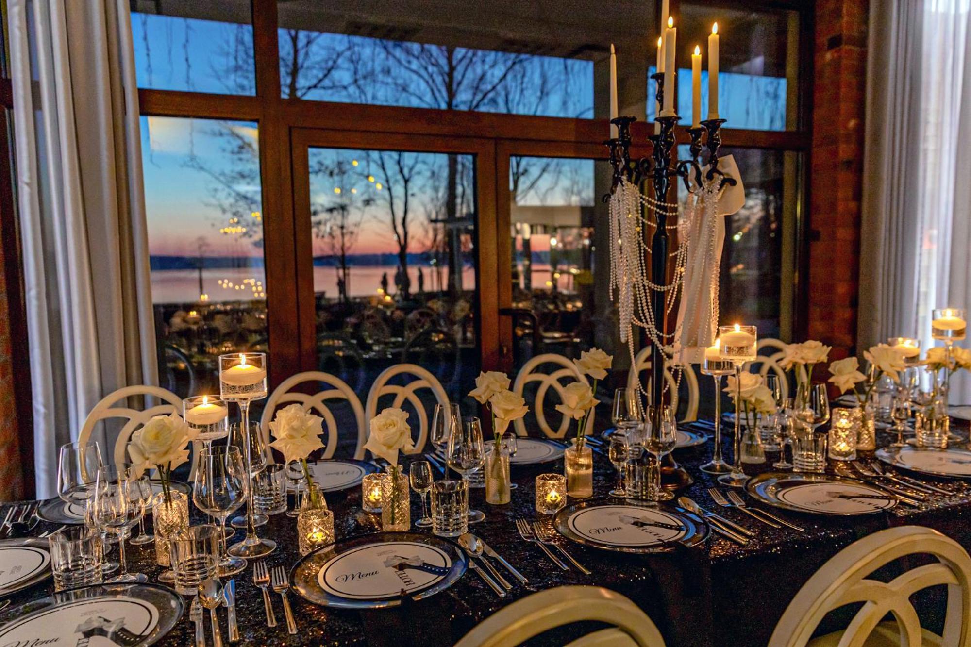 אוסטראודה Willa Port מראה חיצוני תמונה The dining room at the 2018 G7 summit